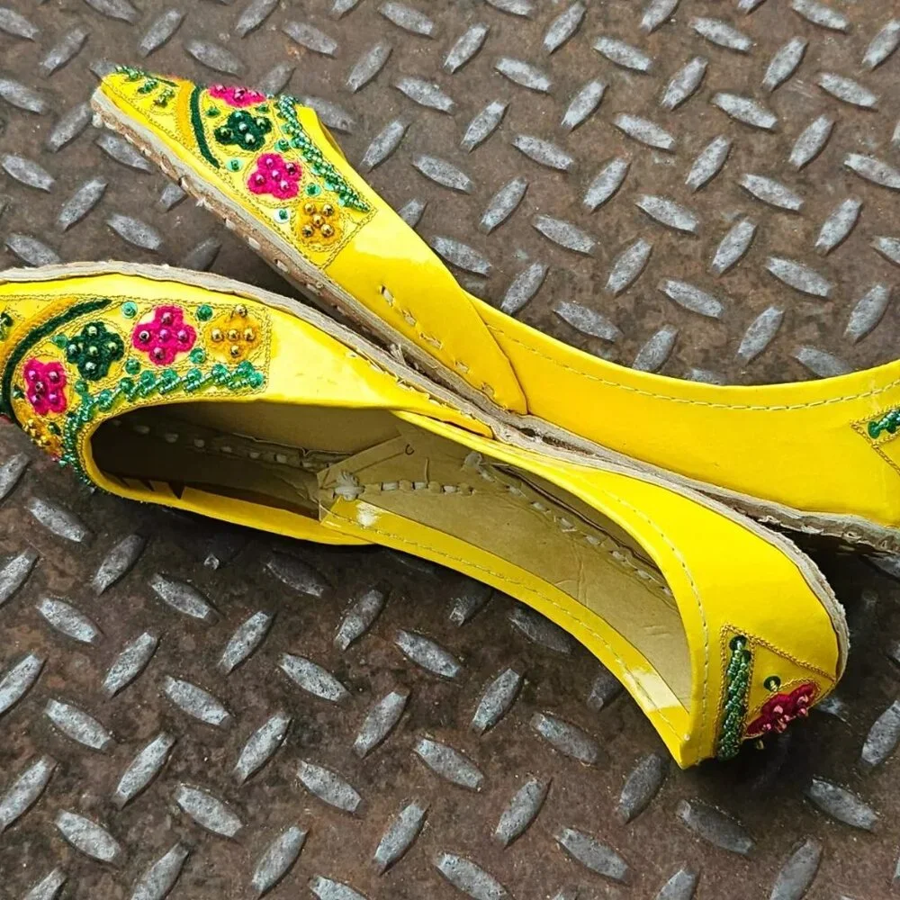 Handmade Khusa Yellow Slip On Leather Sole Embroidery Shoes Size 8 read desc - Picture 9 of 11